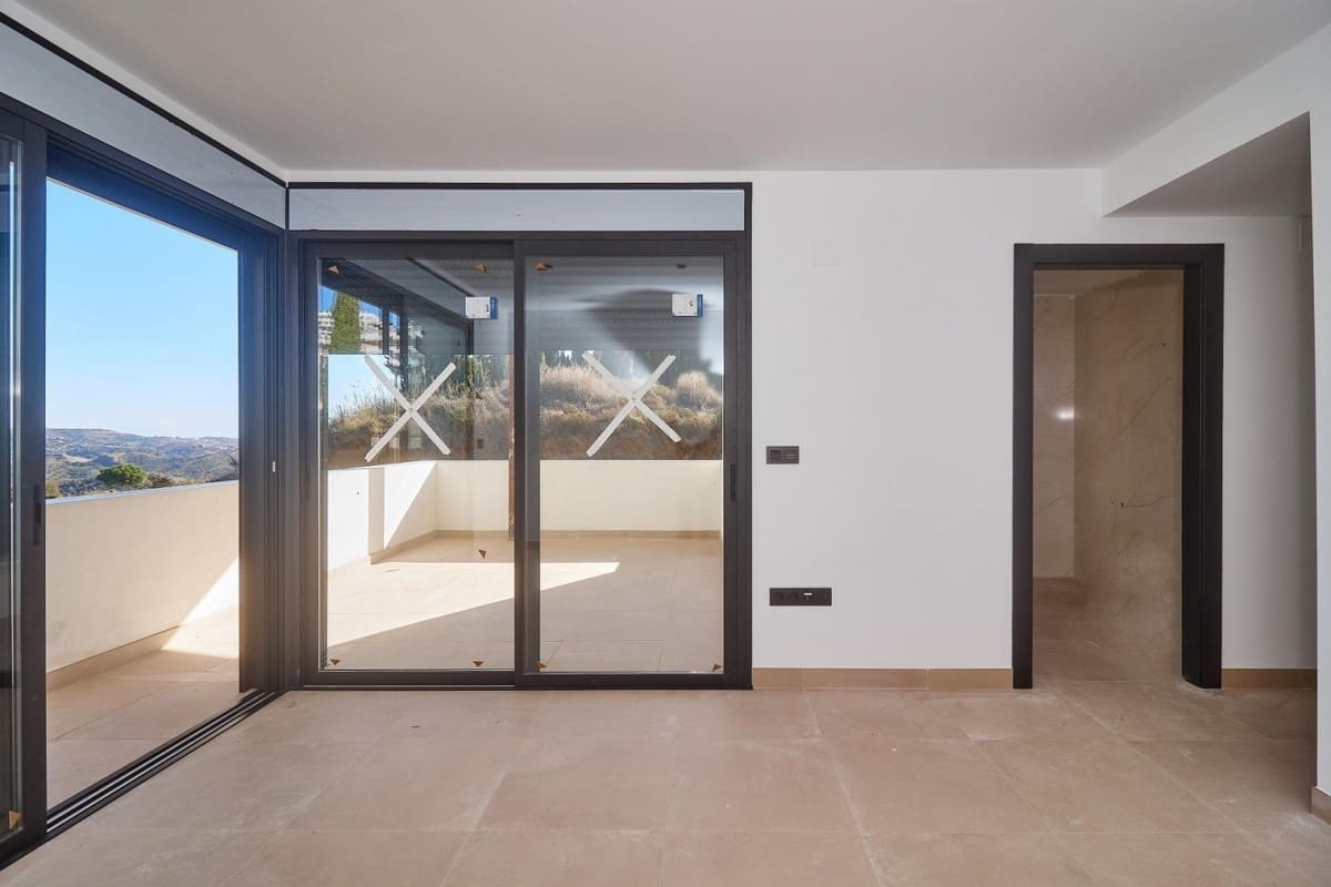 4 bedroom Villa for sale in La Cala de Mijas with pool garage - € 2,100,000 (Ref: 8997120)