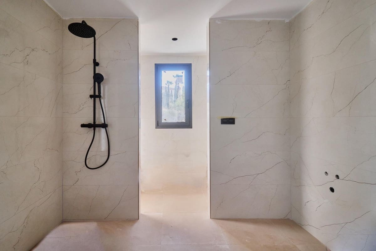 4 bedroom Villa for sale in La Cala de Mijas with pool garage - € 2,100,000 (Ref: 8997120)