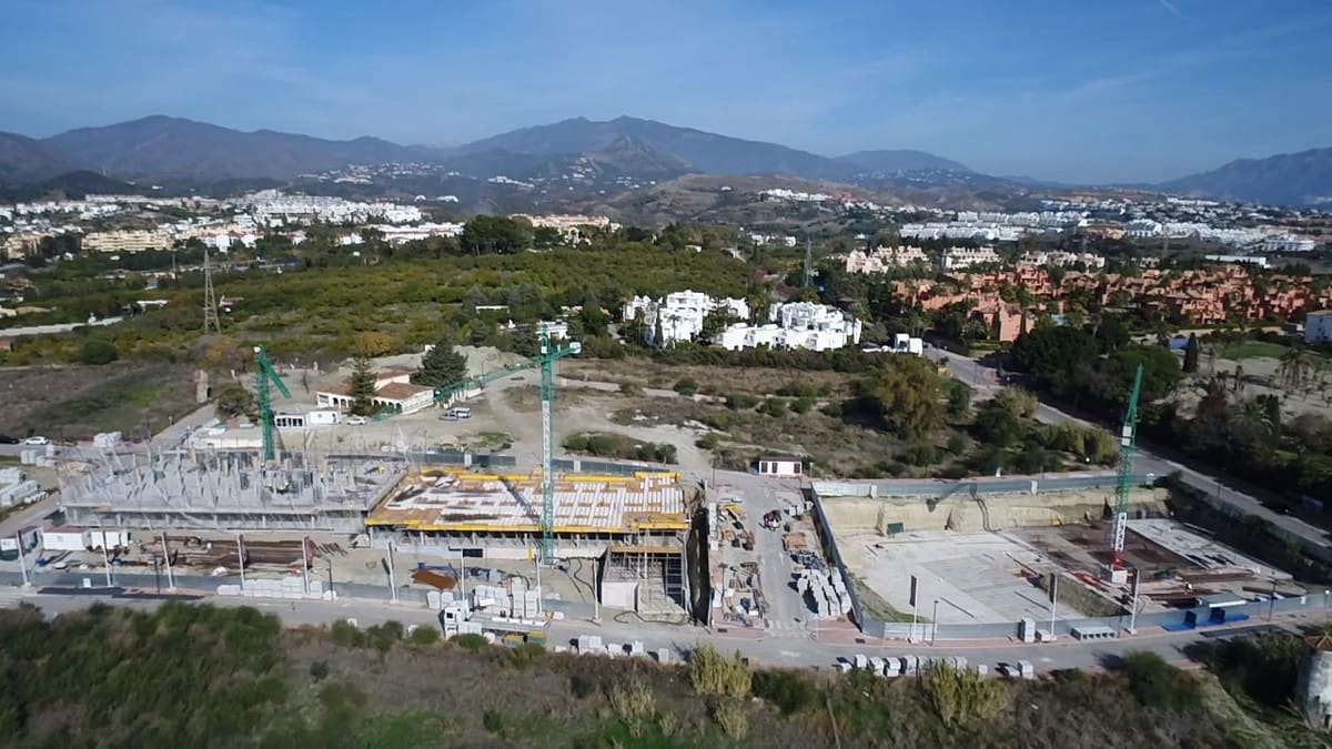 2 sypialnia Apartament na sprzedaż w New Golden Mile z basenem garażem - 799 000 € (Ref: 8997122)