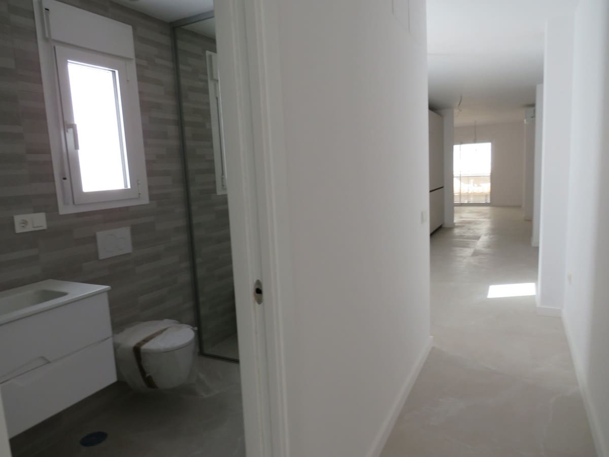 Apartamento de 2 habitaciones en Fuengirola en venta con piscina garaje - 335.000 € (Ref: 8997141)