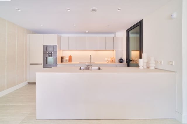 2 chambre Appartement à vendre à Parque Central, Estepona avec piscine garage - 850 000 € (Ref: 8997156)