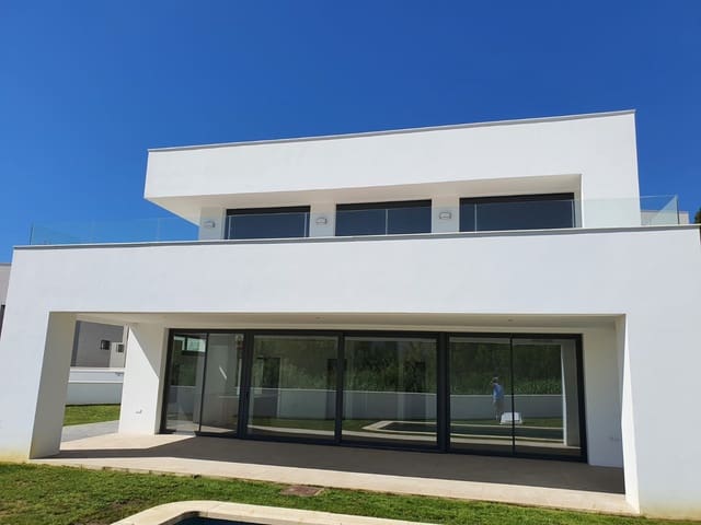 4 sypialnia Willa na sprzedaż w La Duquesa / Puerto de la Duquesa, Manilva z basenem garażem - 1 065 000 € (Ref: 8997167)