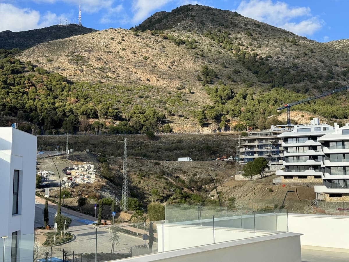 2 bedroom Apartment for sale in Fuengirola with pool garage - € 489,000 (Ref: 8997179)