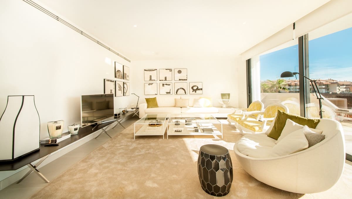 Apartamento de 2 habitaciones en Fuengirola en venta con piscina garaje - 695.000 € (Ref: 8997179)