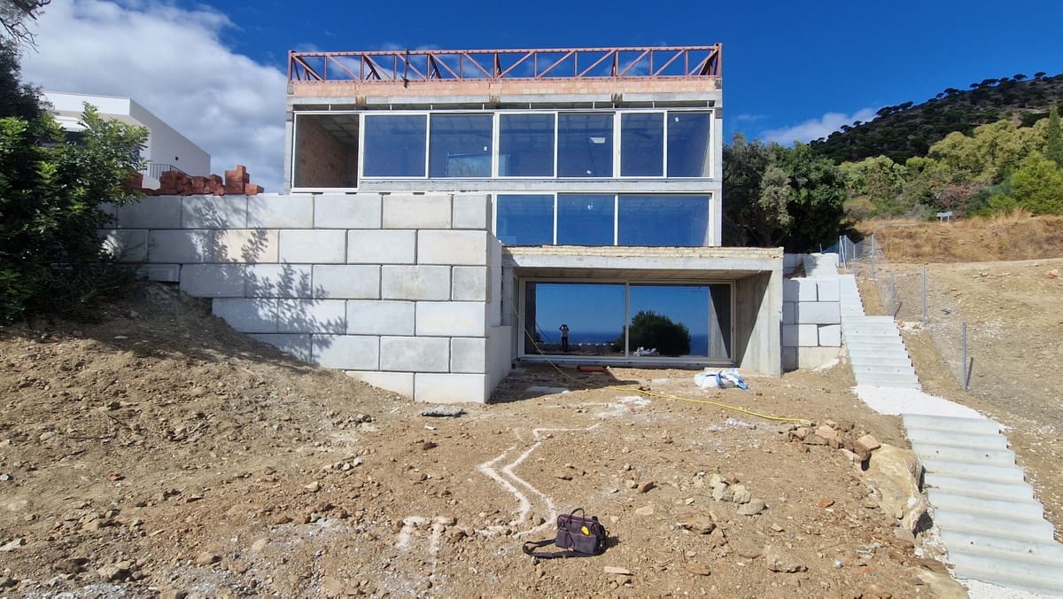 5 bedroom Villa for sale in Mijas Costa with pool garage - € 1,599,000 (Ref: 9005181)