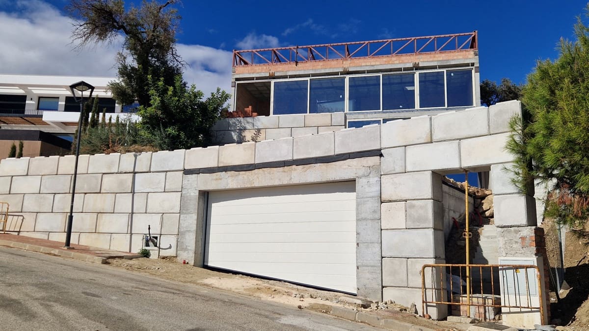 5 soveværelse Villa til salg i Mijas Costa med swimmingpool garage - € 1.599.000 (Ref: 9005181)