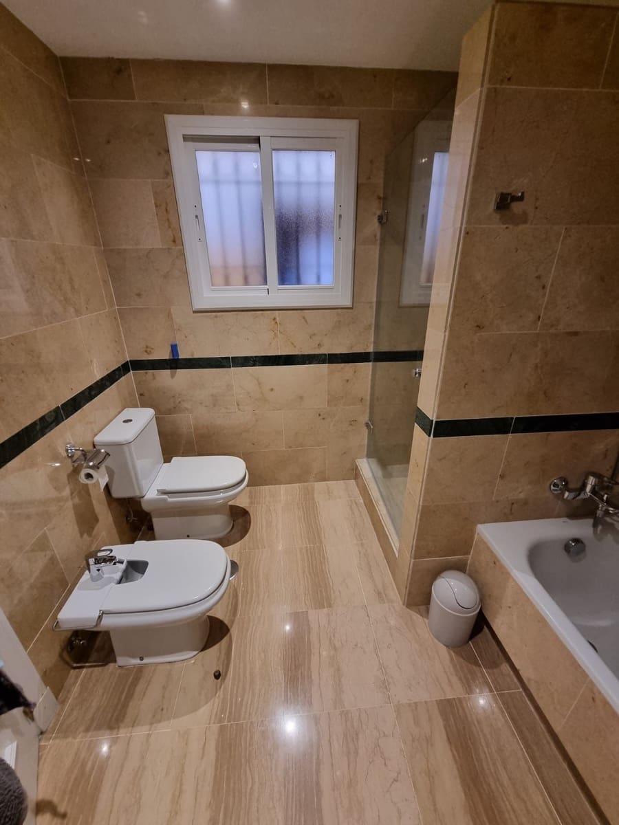 Apartamento de 3 habitaciones en Elviria en venta con piscina garaje - 649.000 € (Ref: 9037015)