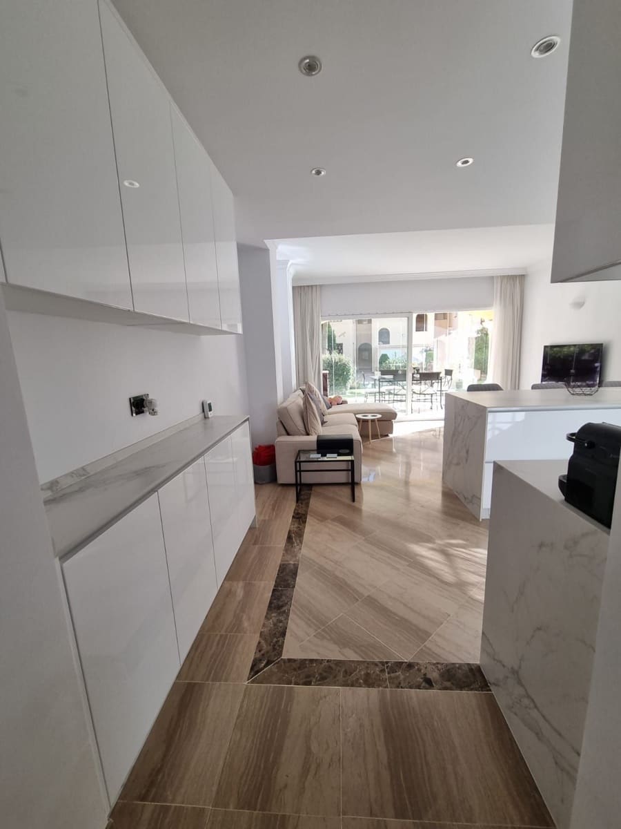 Apartamento de 3 habitaciones en Elviria en venta con piscina garaje - 649.000 € (Ref: 9037015)