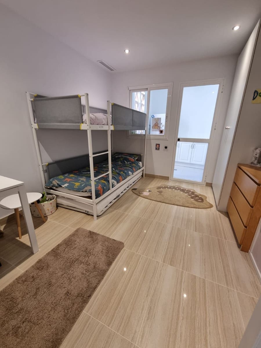 Apartamento de 3 habitaciones en Elviria en venta con piscina garaje - 649.000 € (Ref: 9037015)