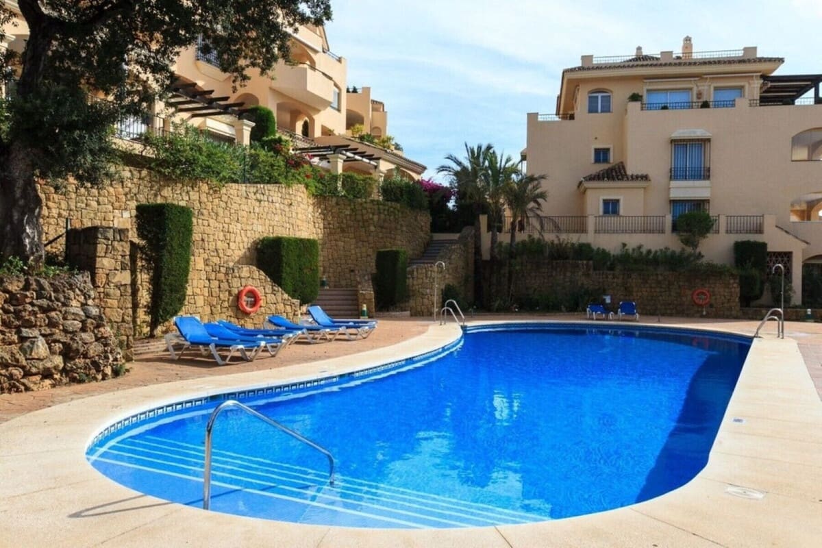 Apartamento de 3 habitaciones en Elviria en venta con piscina garaje - 649.000 € (Ref: 9037015)