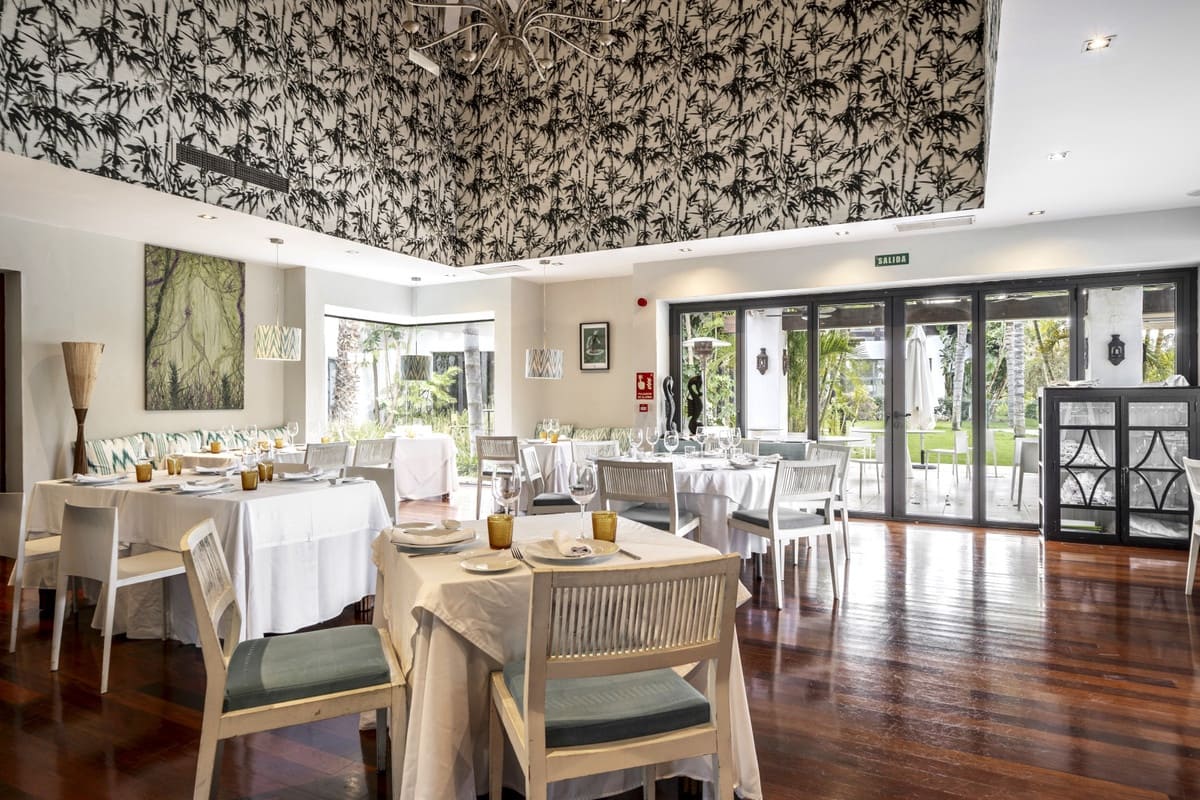 5 slaapkamer Villa te koop in Estepona met zwembad garage - € 1.950.000 (Ref: 9110689)