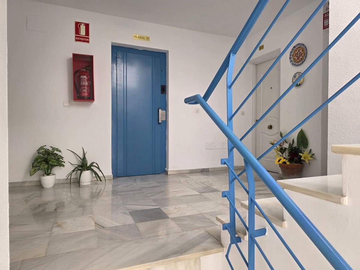 2 slaapkamer Appartement te koop in San Luis de Sabinillas met zwembad garage - € 295.000 (Ref: 9114471)