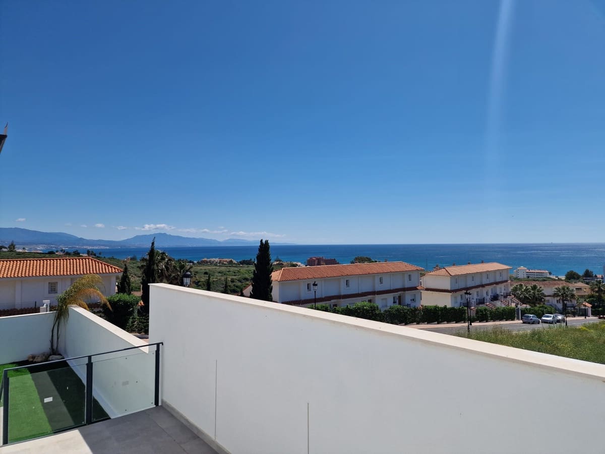 2 slaapkamer Villa te koop in Manilva met zwembad garage - € 360.000 (Ref: 9119102)