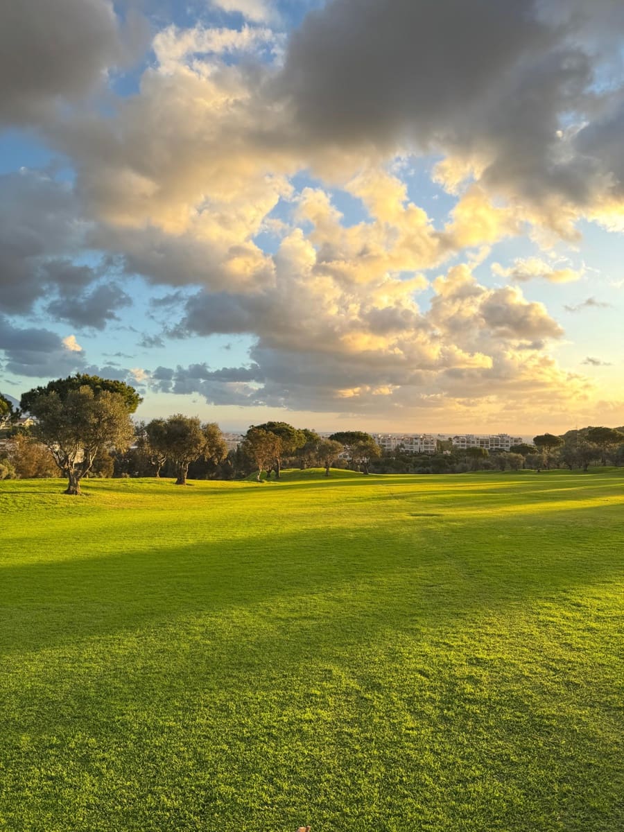 Apartamento de 2 habitaciones en Mijas Costa en venta con piscina garaje - 393.000 € (Ref: 9177378)