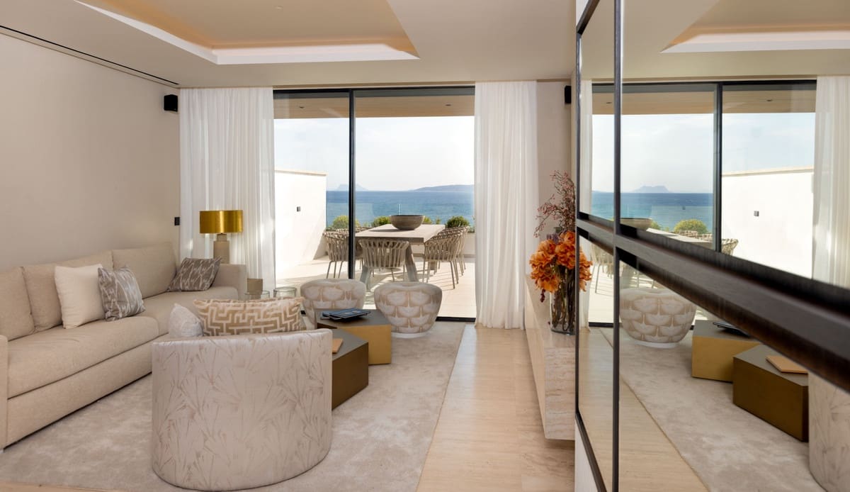 2 soverom Leilighet til salgs i Estepona med svømmebasseng garasje - € 2 310 000 (Ref: 9450389)