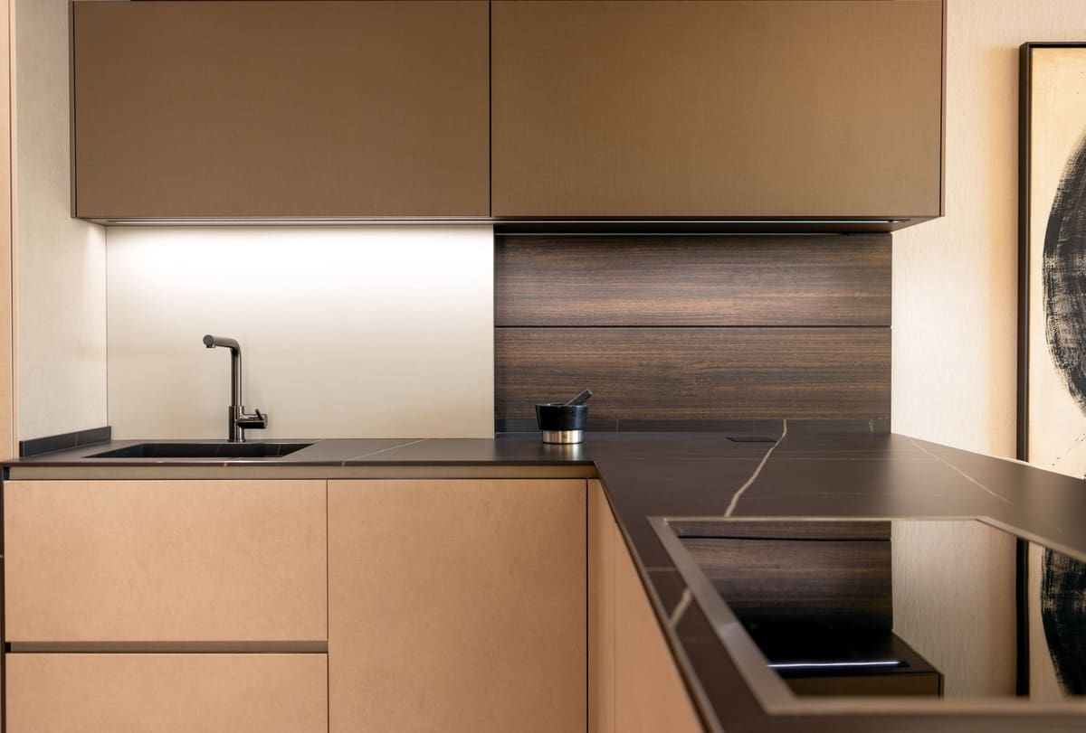 2 soverom Leilighet til salgs i Estepona med svømmebasseng garasje - € 2 310 000 (Ref: 9450389)