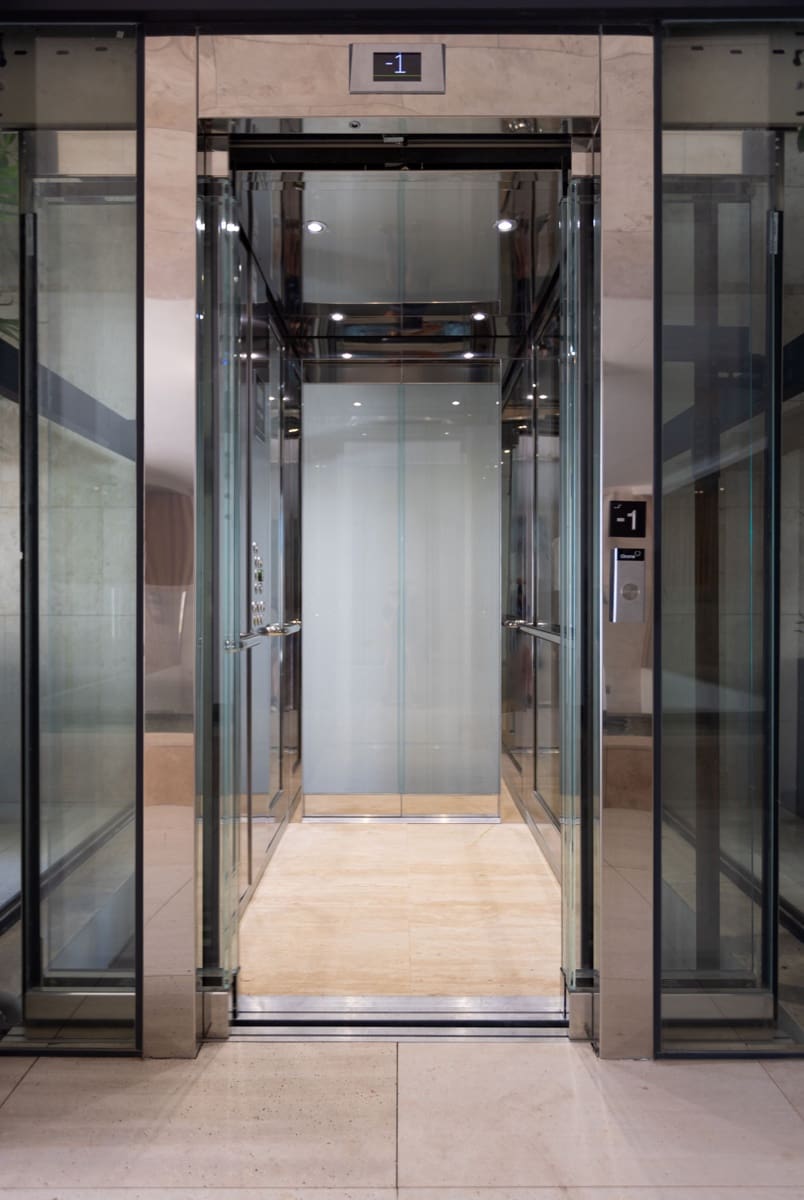 2 bedroom Apartment for sale in Estepona with pool garage - € 3,003,000 (Ref: 9450389)