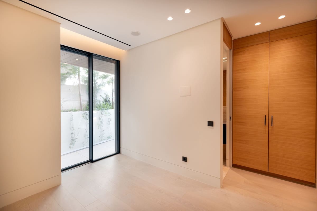 2 bedroom Apartment for sale in Estepona with pool garage - € 3,003,000 (Ref: 9450389)