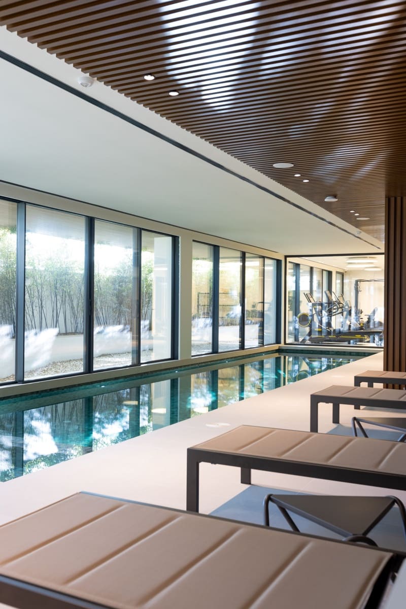 2 bedroom Apartment for sale in Estepona with pool garage - € 3,003,000 (Ref: 9450389)