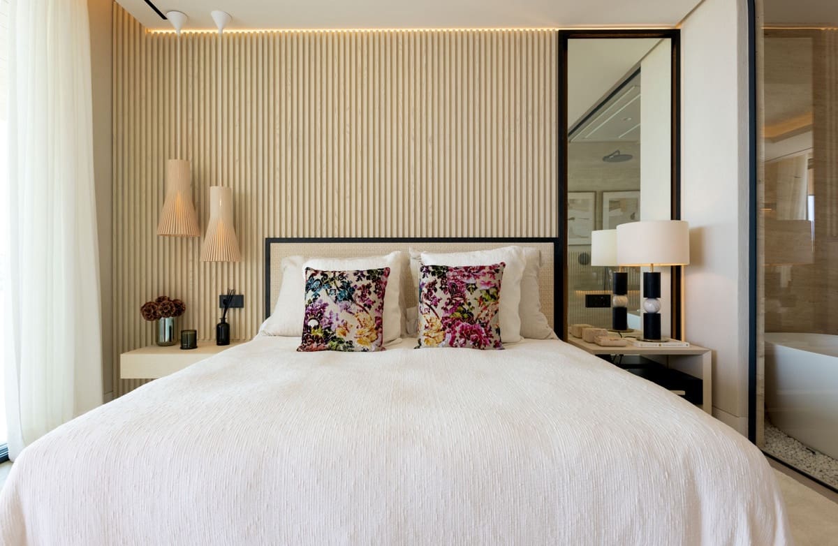 Apartamento de 2 habitaciones en Estepona en venta con piscina garaje - 3.003.000 € (Ref: 9450389)