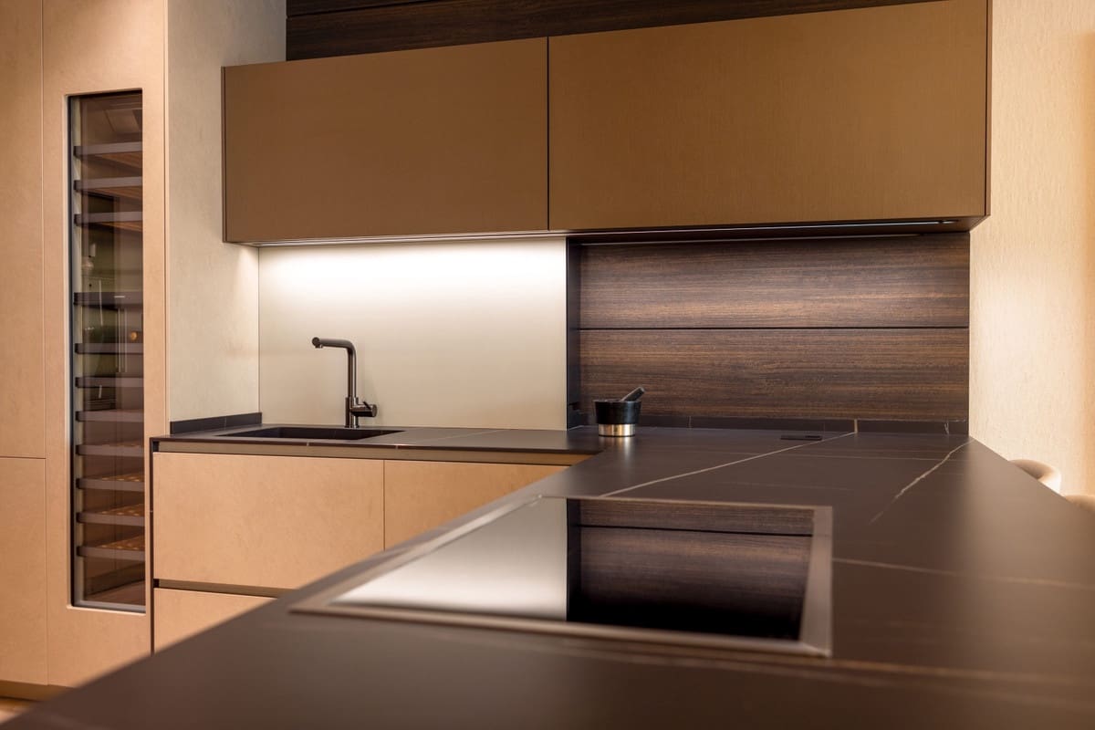 Apartamento de 2 habitaciones en Estepona en venta con piscina garaje - 3.003.000 € (Ref: 9450389)