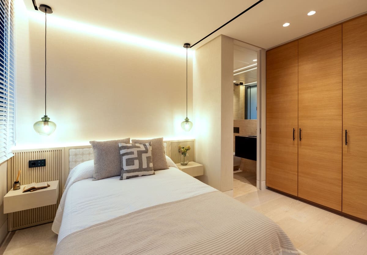 Apartamento de 2 habitaciones en Estepona en venta con piscina garaje - 3.003.000 € (Ref: 9450389)