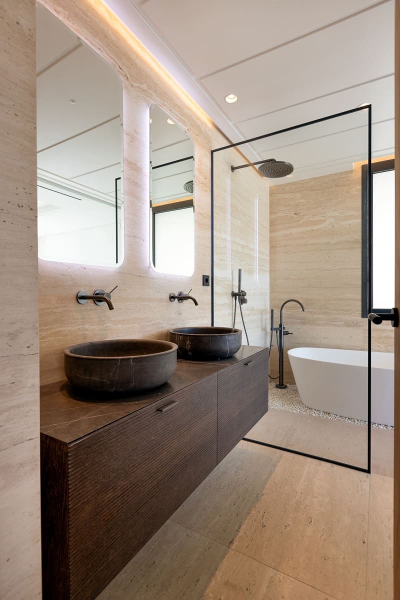 Apartamento de 2 habitaciones en Estepona en venta con piscina garaje - 3.003.000 € (Ref: 9450389)