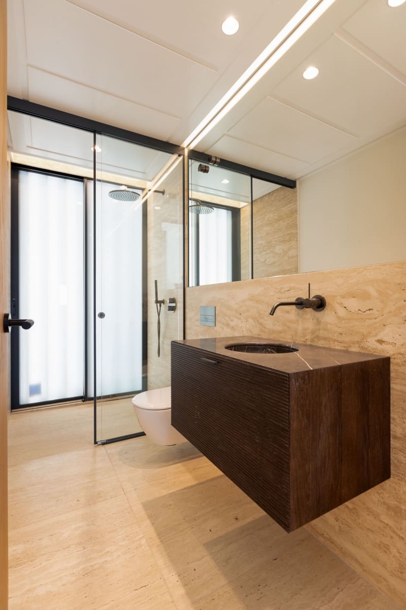 Apartamento de 2 habitaciones en Estepona en venta con piscina garaje - 3.003.000 € (Ref: 9450389)