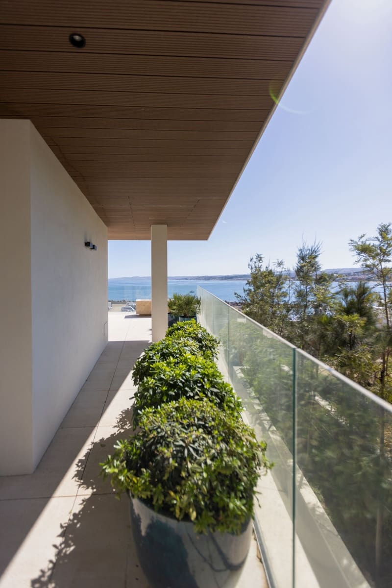 Apartamento de 2 habitaciones en Estepona en venta con piscina garaje - 3.003.000 € (Ref: 9450389)