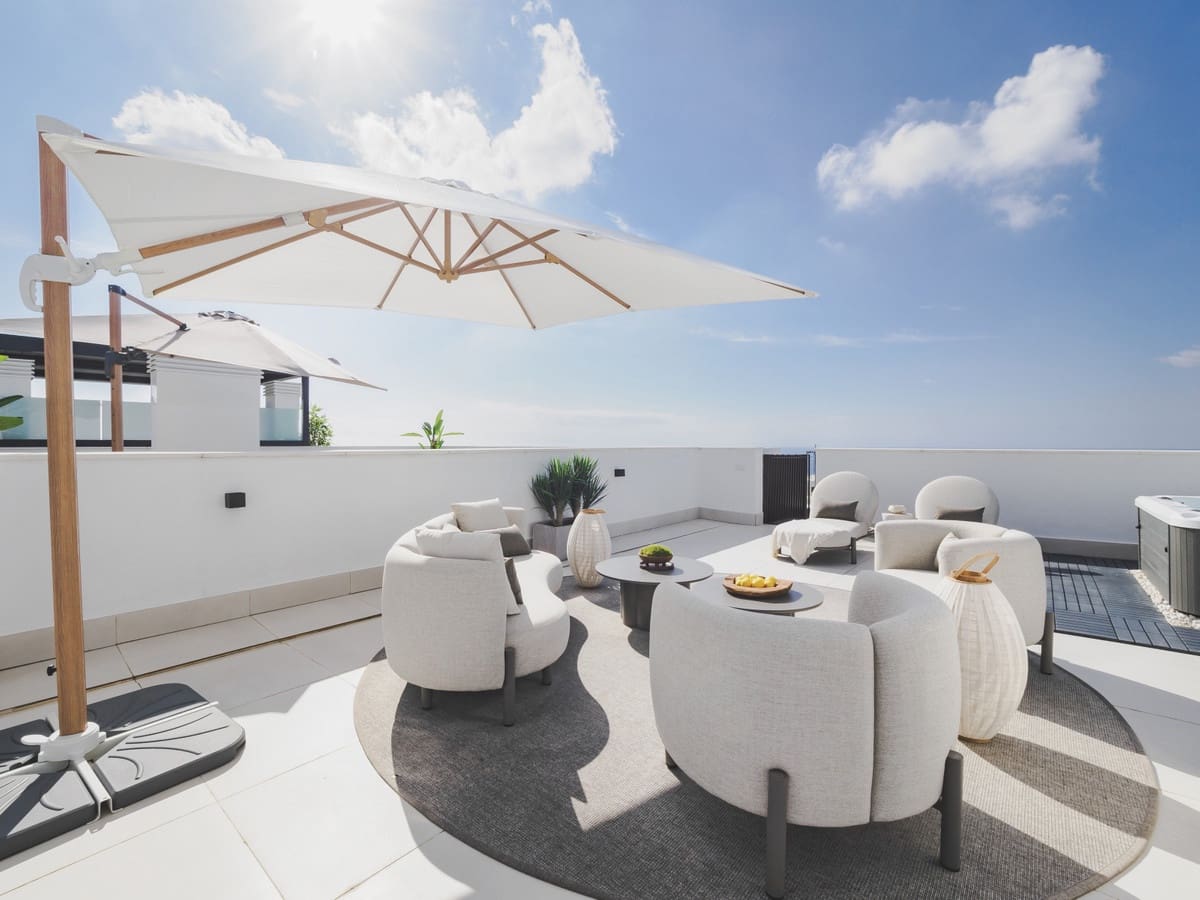 Apartamento de 2 habitaciones en Fuengirola en venta con piscina garaje - 499.000 € (Ref: 9466092)