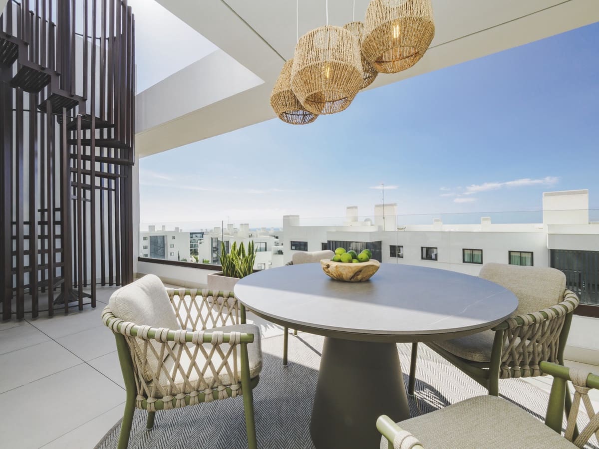 2 bedroom Apartment for sale in Fuengirola with pool garage - € 785,000 (Ref: 9466092)