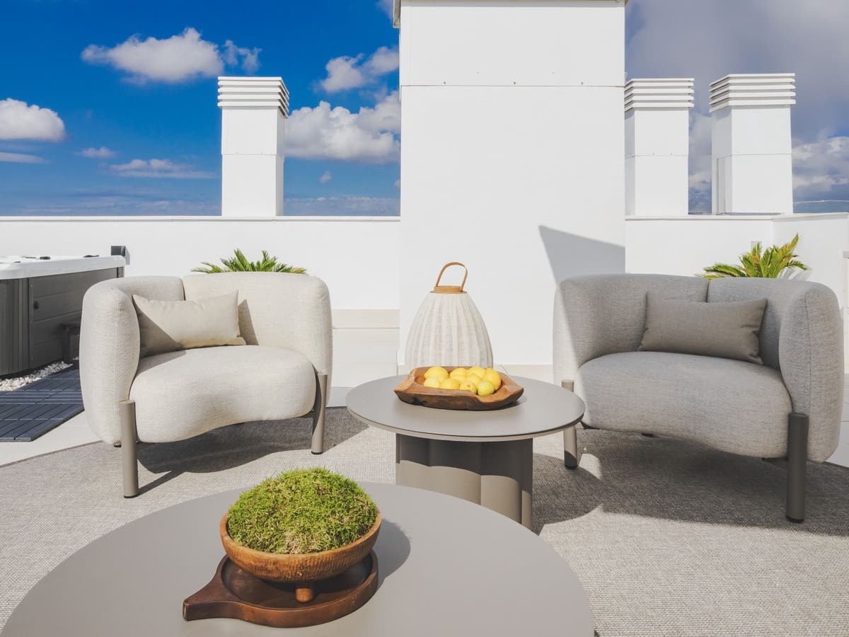 2 soveværelse Lejlighed til salg i Fuengirola med swimmingpool garage - € 785.000 (Ref: 9466092)