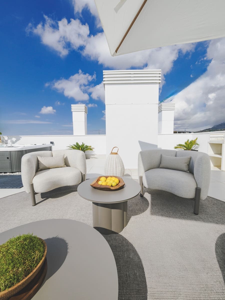 2 soveværelse Lejlighed til salg i Fuengirola med swimmingpool garage - € 785.000 (Ref: 9466092)