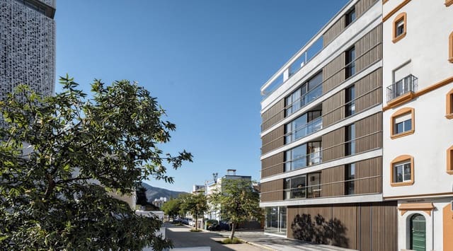 2 makuuhuone Huoneisto myytävänä paikassa Parque Central, Estepona mukana uima-altaan 
autotalli - 699 000 € (Ref: 9578982)