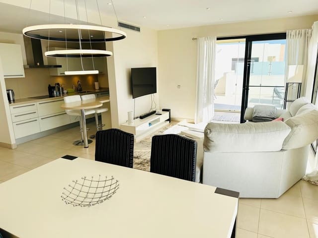 3 soverom Penthouse til salgs i Los Monteros, Marbella med svømmebasseng garasje - € 785 000 (Ref: 9640442)