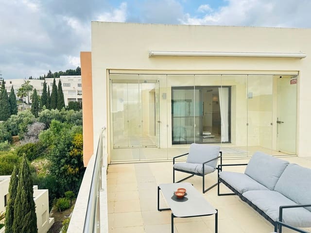 3 soverom Penthouse til salgs i Los Monteros, Marbella med svømmebasseng garasje - € 740 000 (Ref: 9640442)