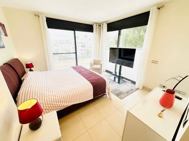 3 slaapkamer Penthouse te koop in Los Monteros, Marbella met zwembad garage - € 740.000 (Ref: 9640442)