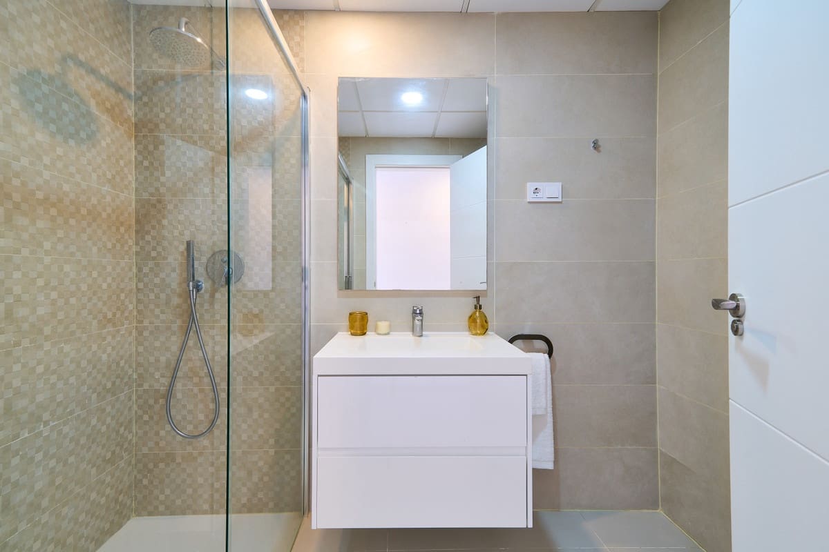 2 sypialnia Apartament na sprzedaż w New Golden Mile z basenem garażem - 540 000 € (Ref: 9652297)