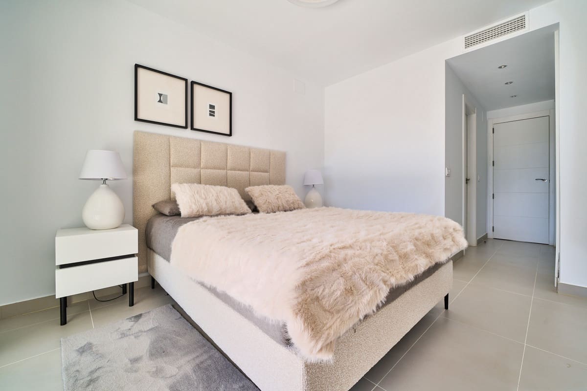 2 sypialnia Apartament na sprzedaż w New Golden Mile z basenem garażem - 540 000 € (Ref: 9652297)