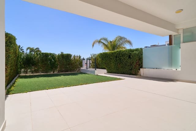 2 Zimmer Apartment zu verkaufen in New Golden Mile, Estepona mit Pool Garage - 540.000 € (Ref: 9652297)