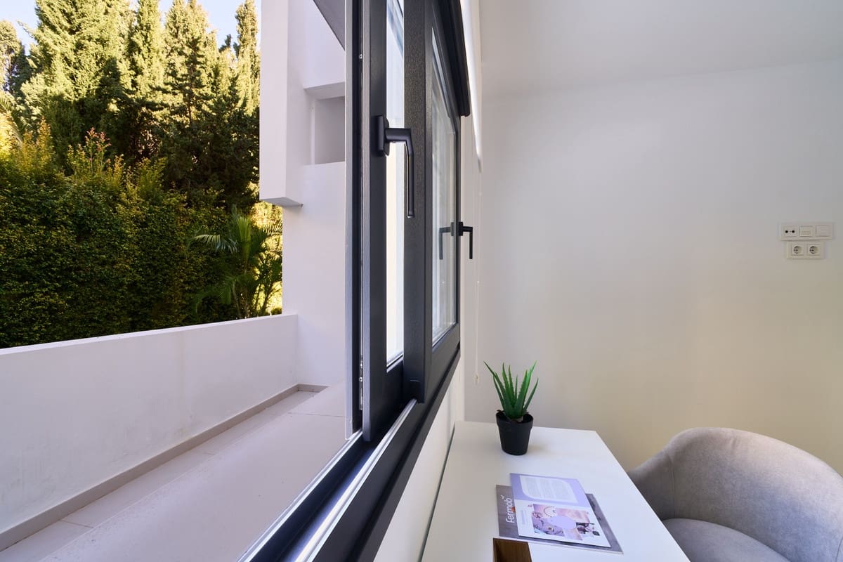 2 Zimmer Apartment zu verkaufen in New Golden Mile mit Pool Garage - 540.000 € (Ref: 9652297)