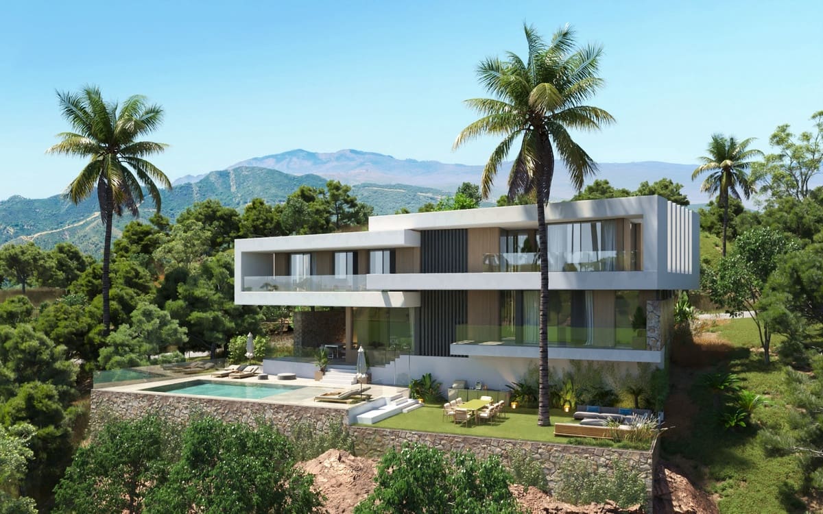 4 bedroom Villa for sale in Nueva Andalucia with pool garage - € 5,650,000 (Ref: 9742137)