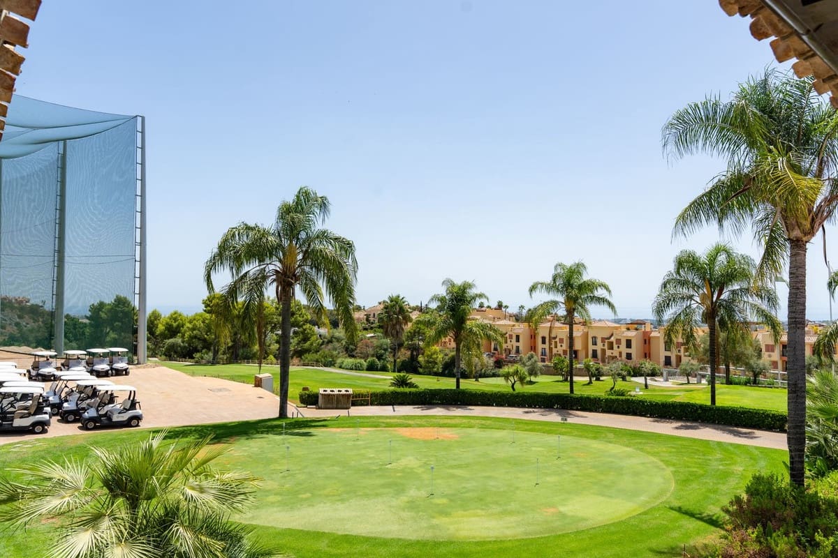 2 soveværelse Penthouse til salg i Los Arqueros med swimmingpool garage - € 465.000 (Ref: 10011946)