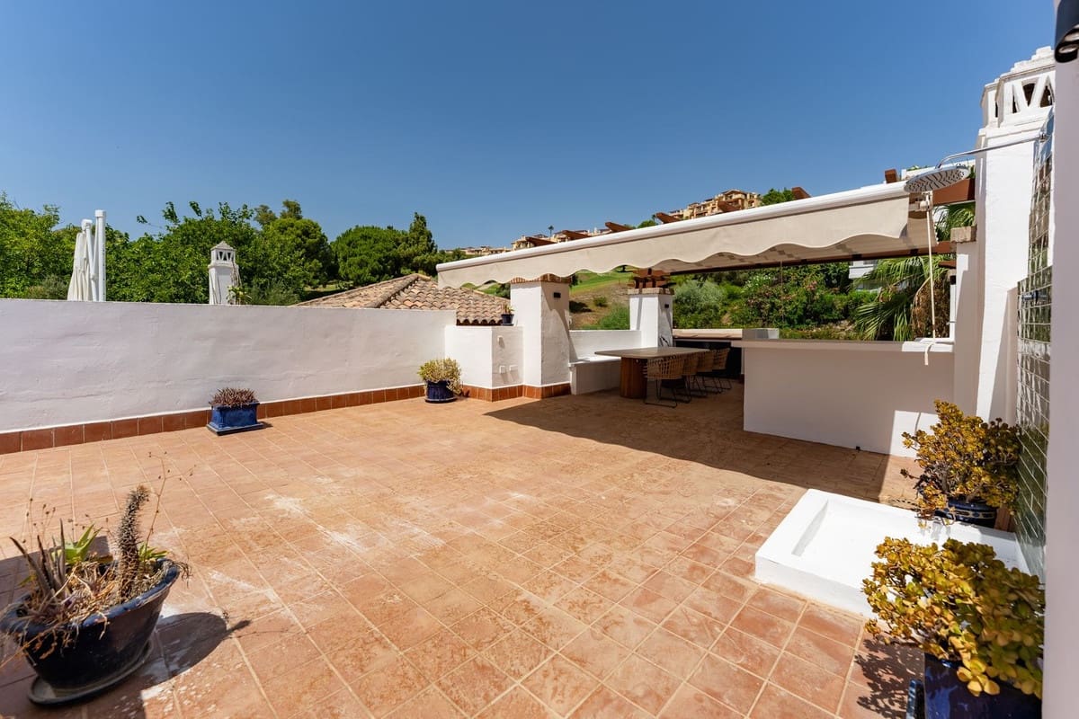 2 soveværelse Penthouse til salg i Los Arqueros med swimmingpool garage - € 465.000 (Ref: 10011946)