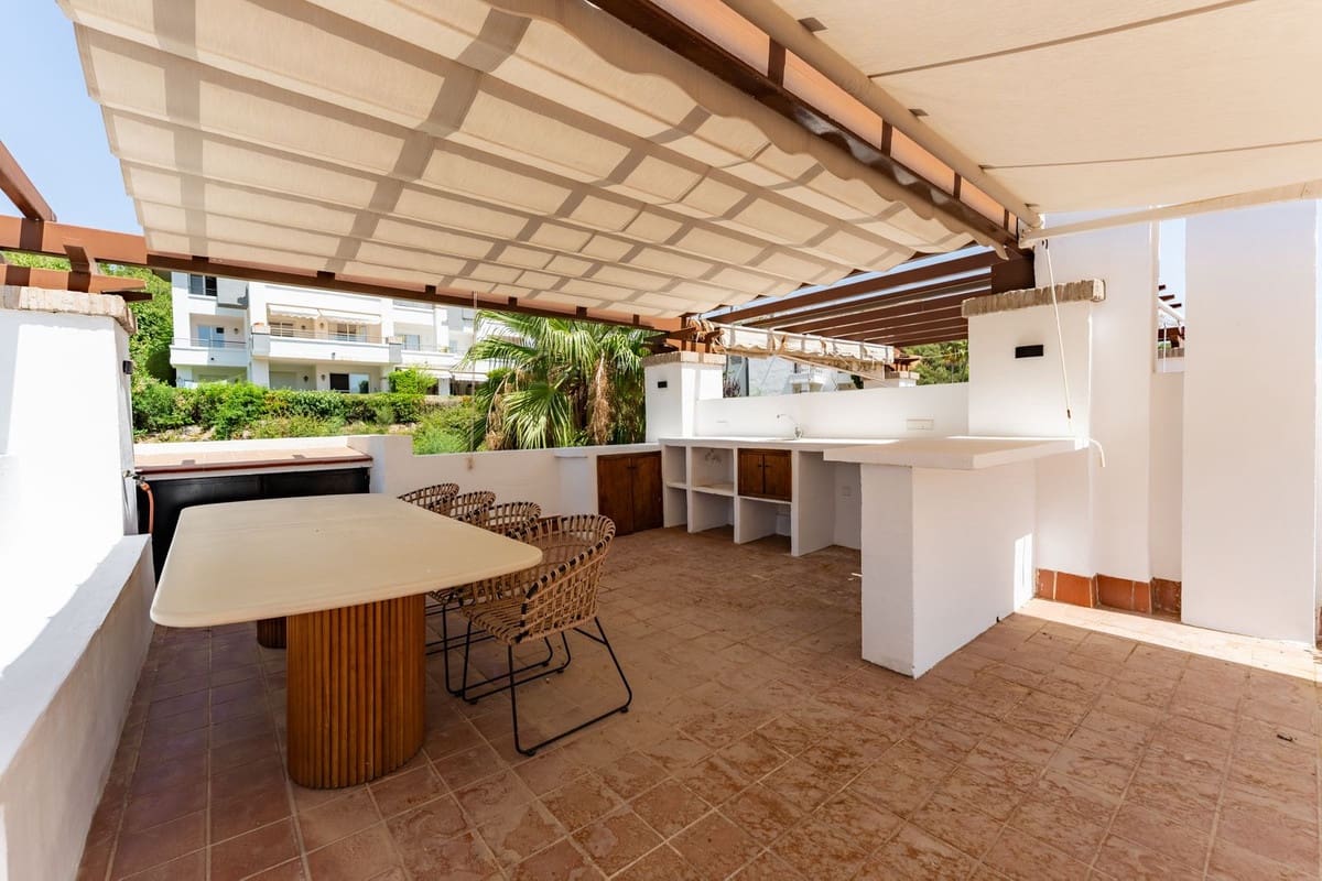 2 soveværelse Penthouse til salg i Los Arqueros med swimmingpool garage - € 465.000 (Ref: 10011946)