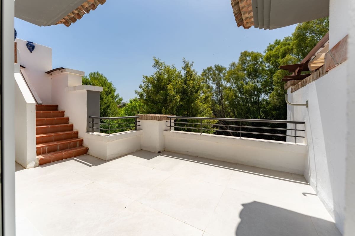 2 soveværelse Penthouse til salg i Los Arqueros med swimmingpool garage - € 465.000 (Ref: 10011946)