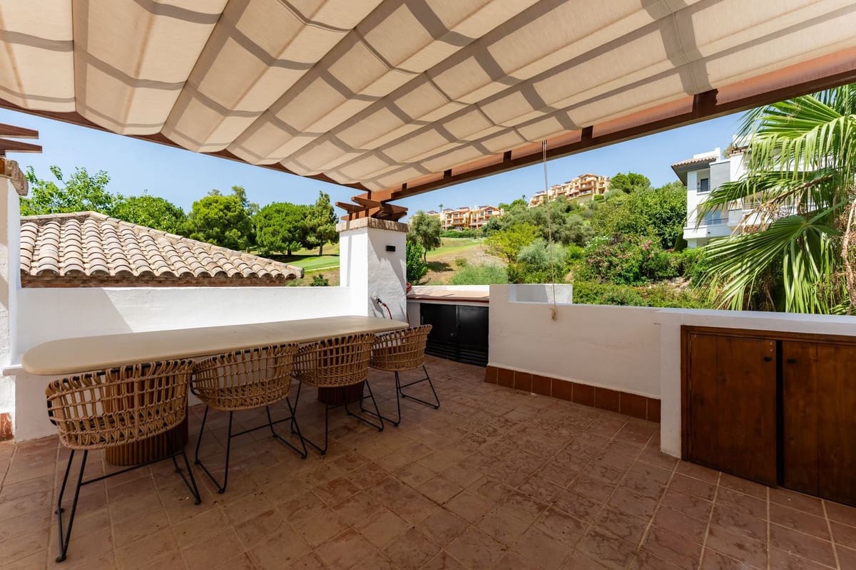 2 soveværelse Penthouse til salg i Los Arqueros med swimmingpool garage - € 465.000 (Ref: 10011946)