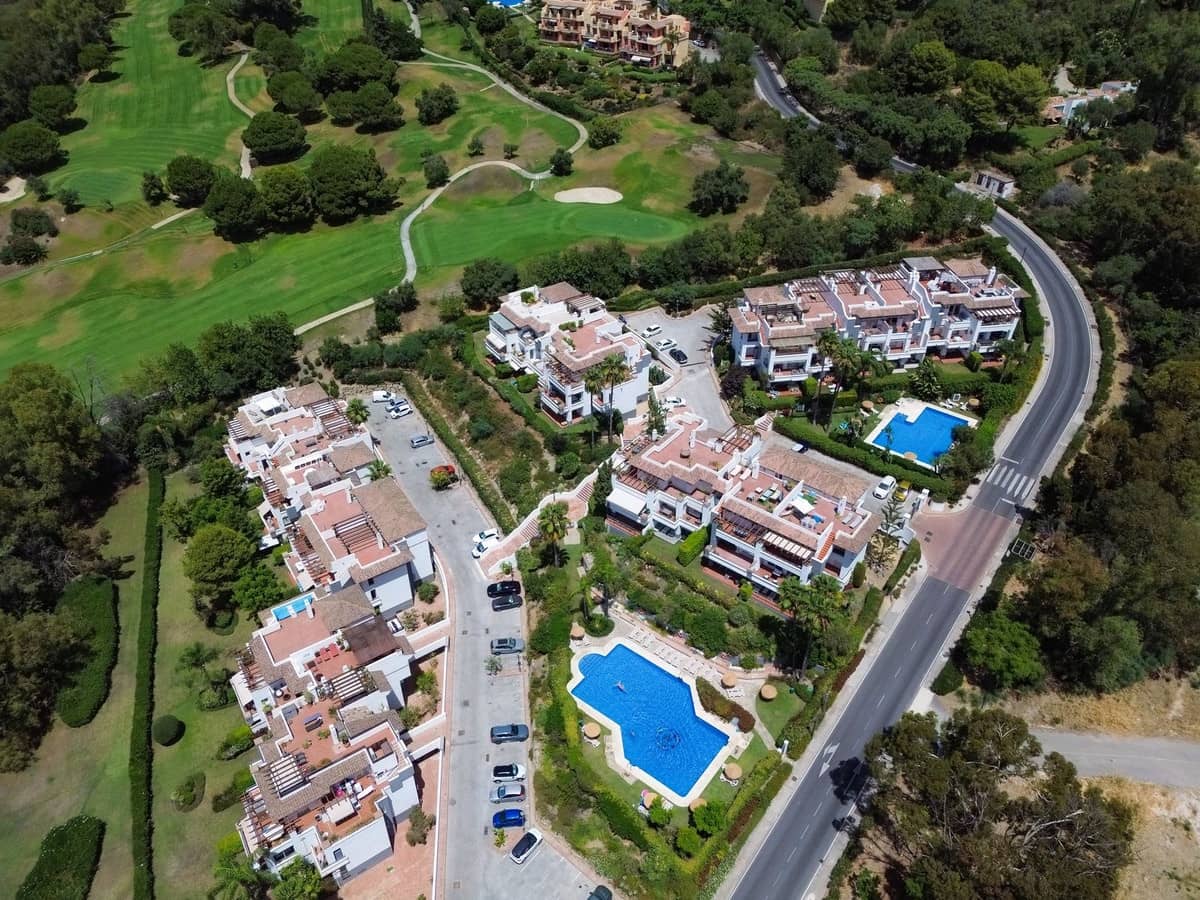 2 soveværelse Penthouse til salg i Los Arqueros med swimmingpool garage - € 465.000 (Ref: 10011946)