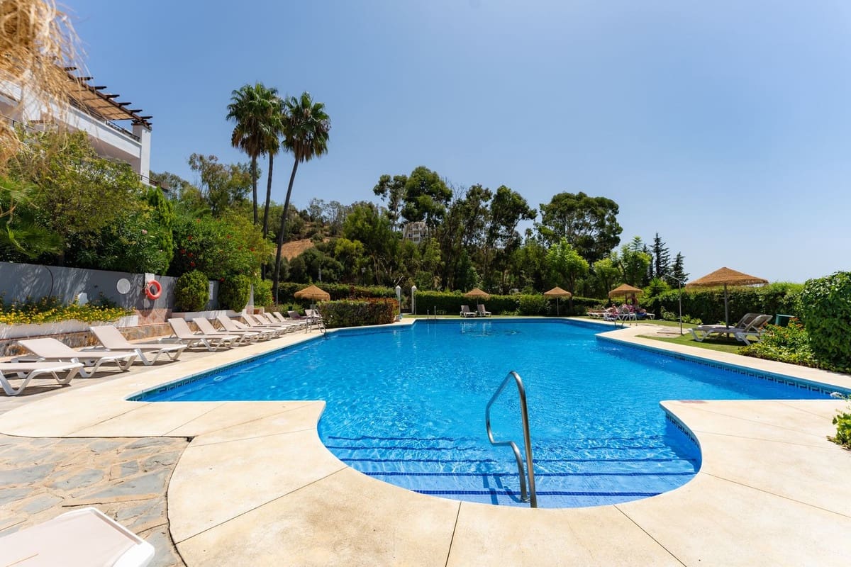 2 soveværelse Penthouse til salg i Los Arqueros med swimmingpool garage - € 465.000 (Ref: 10011946)