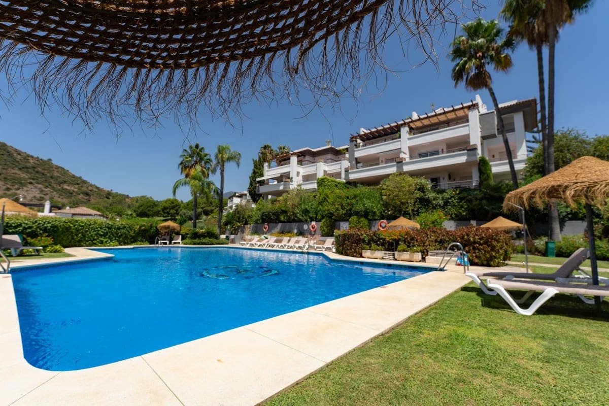 2 soveværelse Penthouse til salg i Los Arqueros med swimmingpool garage - € 465.000 (Ref: 10011946)